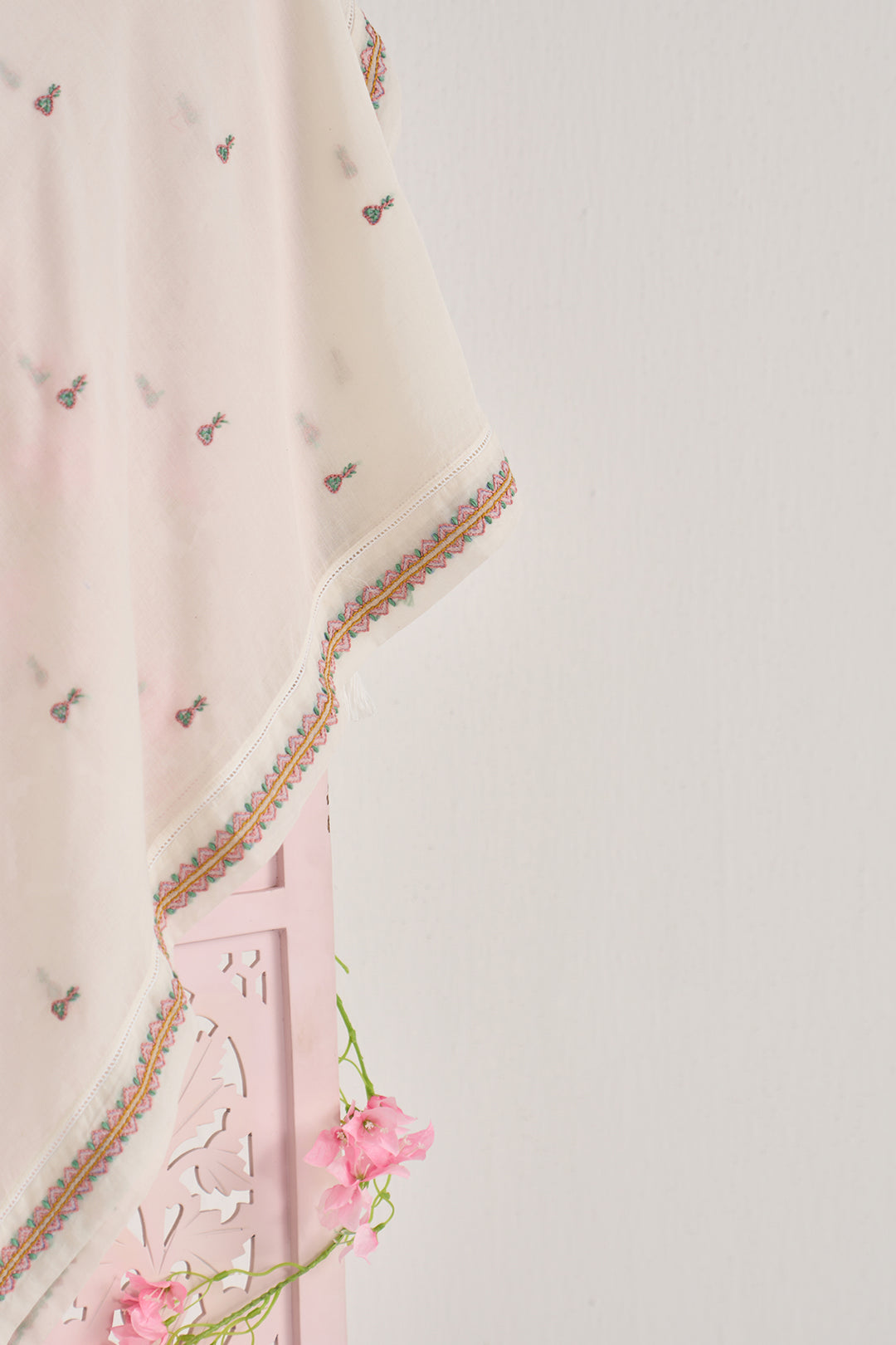 Chikankari summer 26" kora chikankari scarf