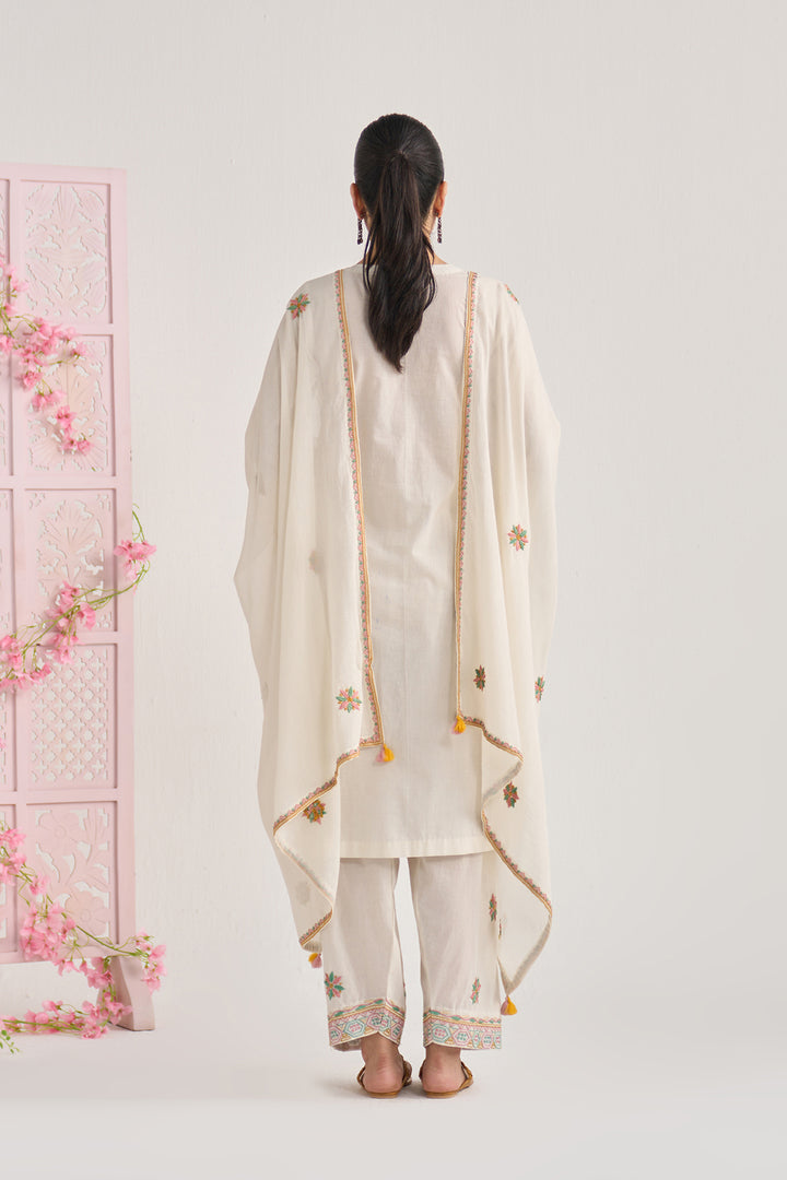 Chikankari summer 26" kora Chikankari dupatta only