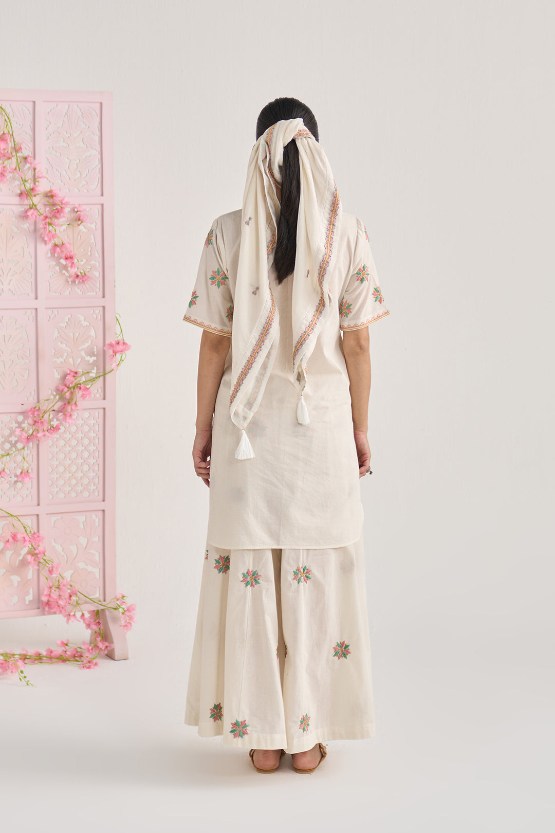 Chikankari summer 26" kora chikankari scarf