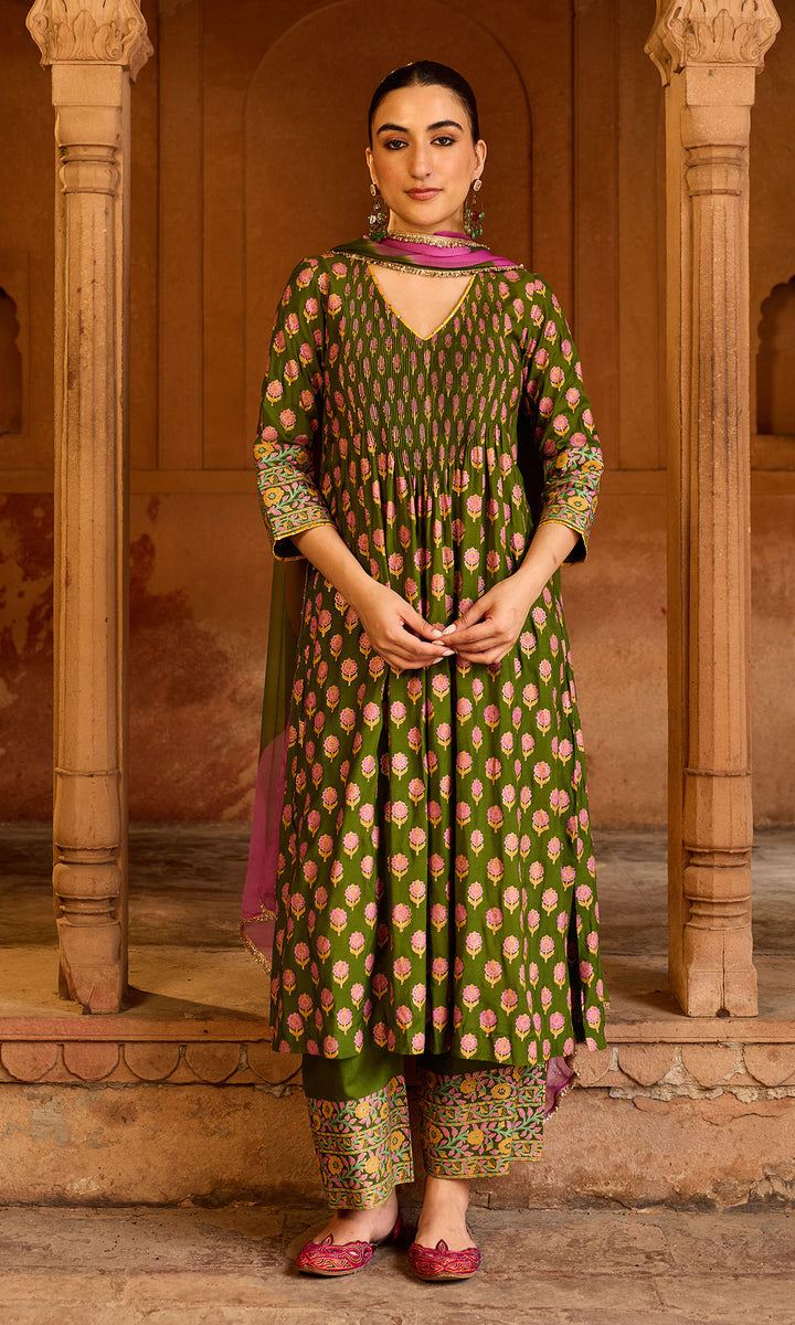 Boond 3.0 olive green Block print pintuck kurta with palazzo and leheriya dupatta (set of 3)