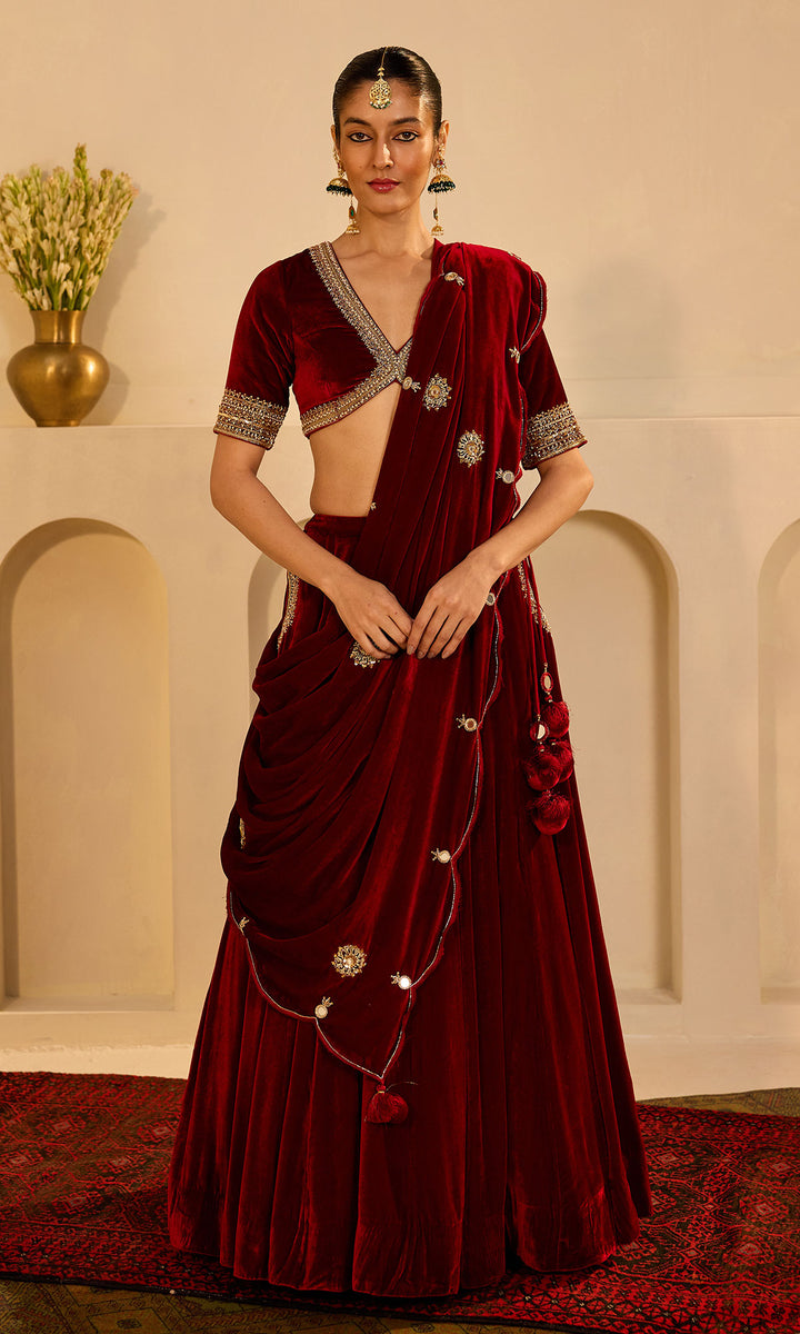 Dilbaro mughals red embroidered lehenga with blouse and shawl (set of 3)