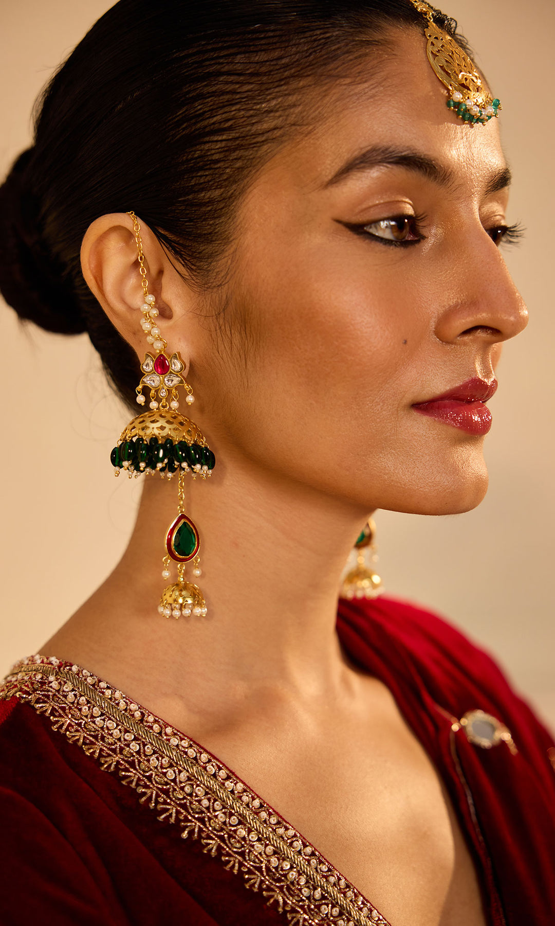 Dilbaro mughals red embroidered lehenga with blouse and shawl (set of 3)