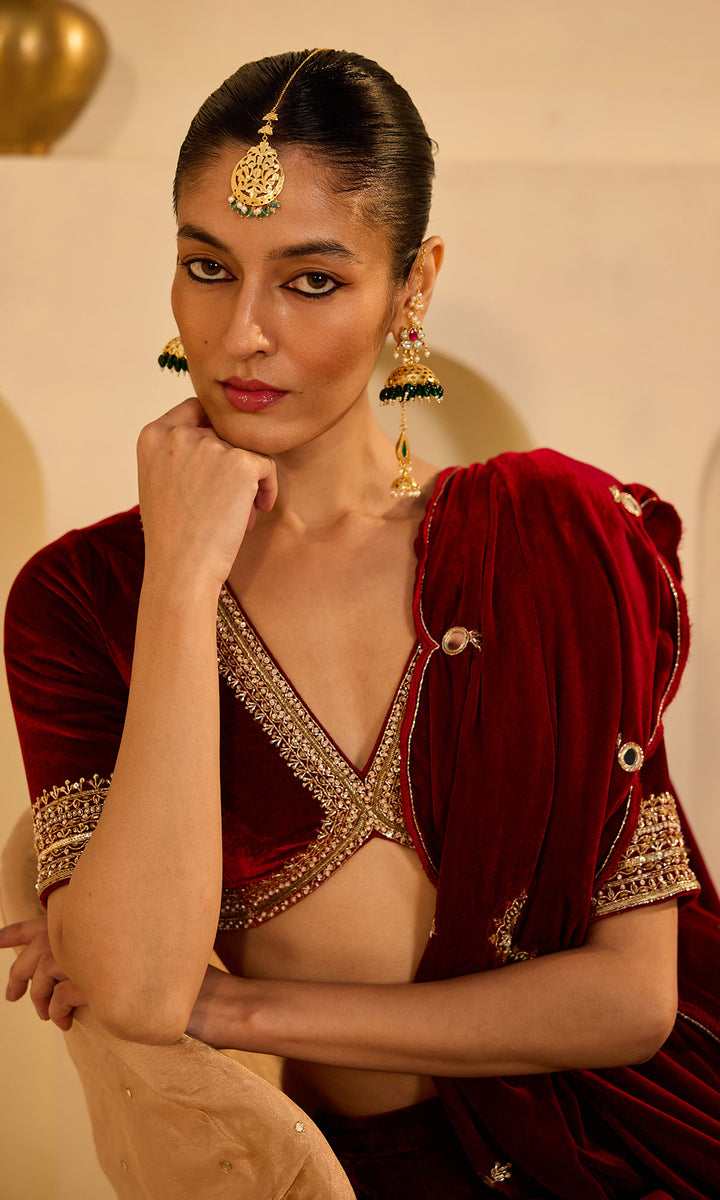 Dilbaro mughals red embroidered lehenga with blouse and shawl (set of 3)