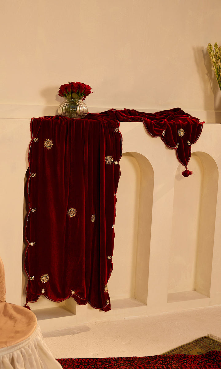 Dilbaro Mughals Red Embroidered Scalloped Shawl