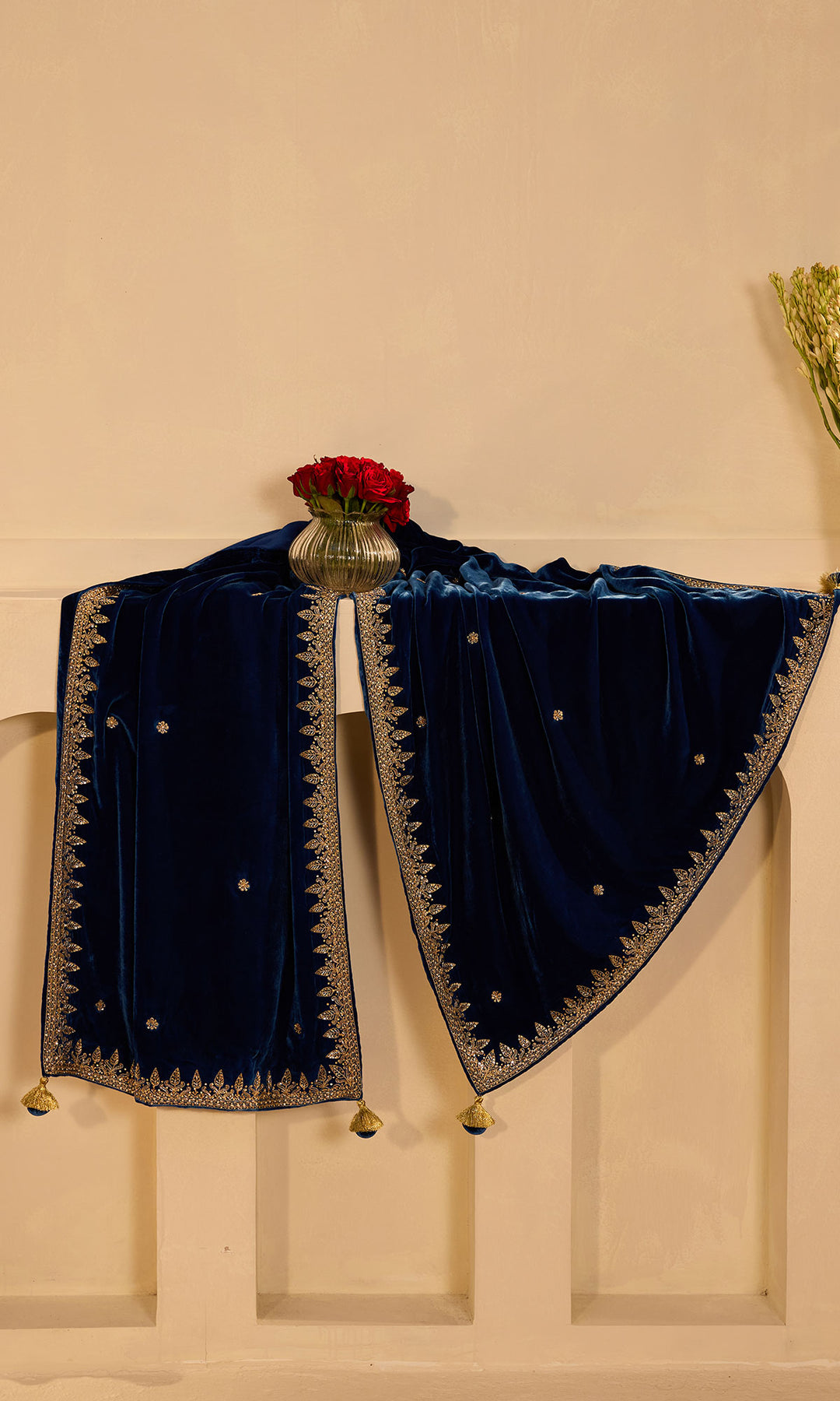 Dilbaro Mughals Sapphire Blue Embroidered Shawl