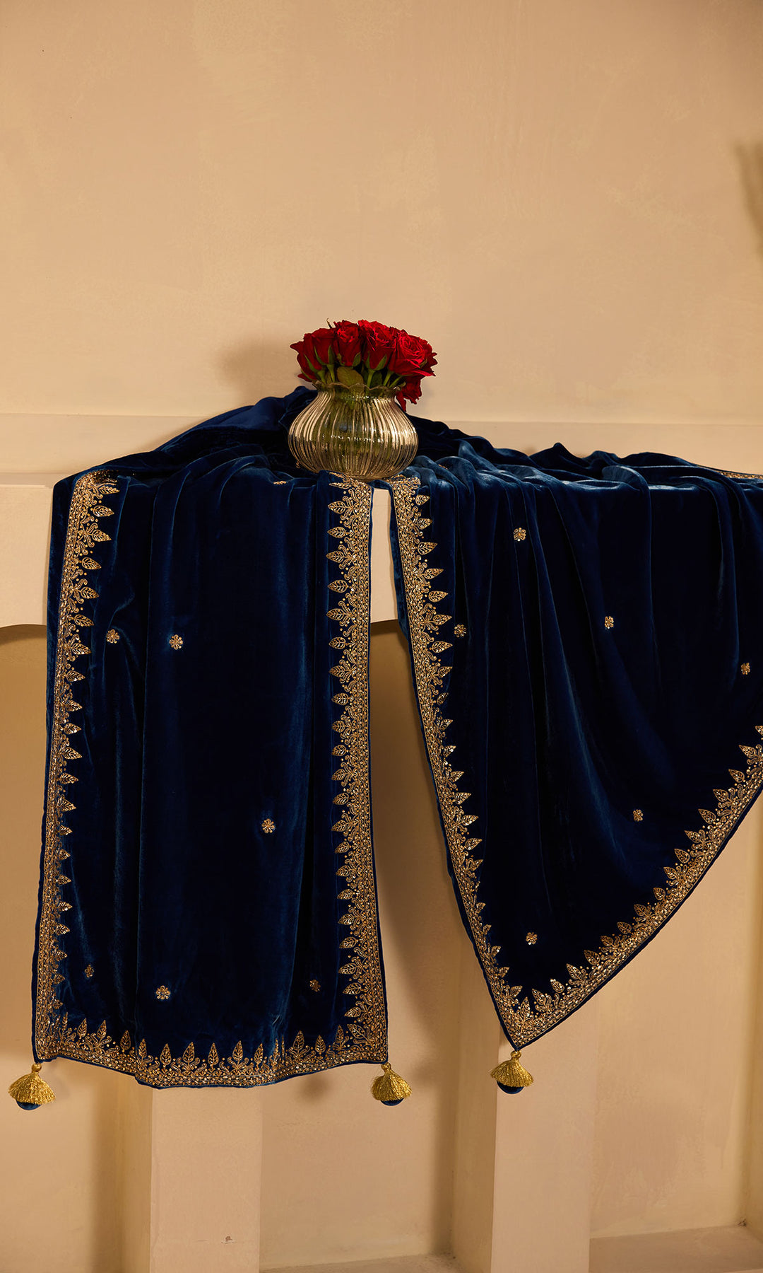 Dilbaro Mughals Sapphire Blue Embroidered Shawl