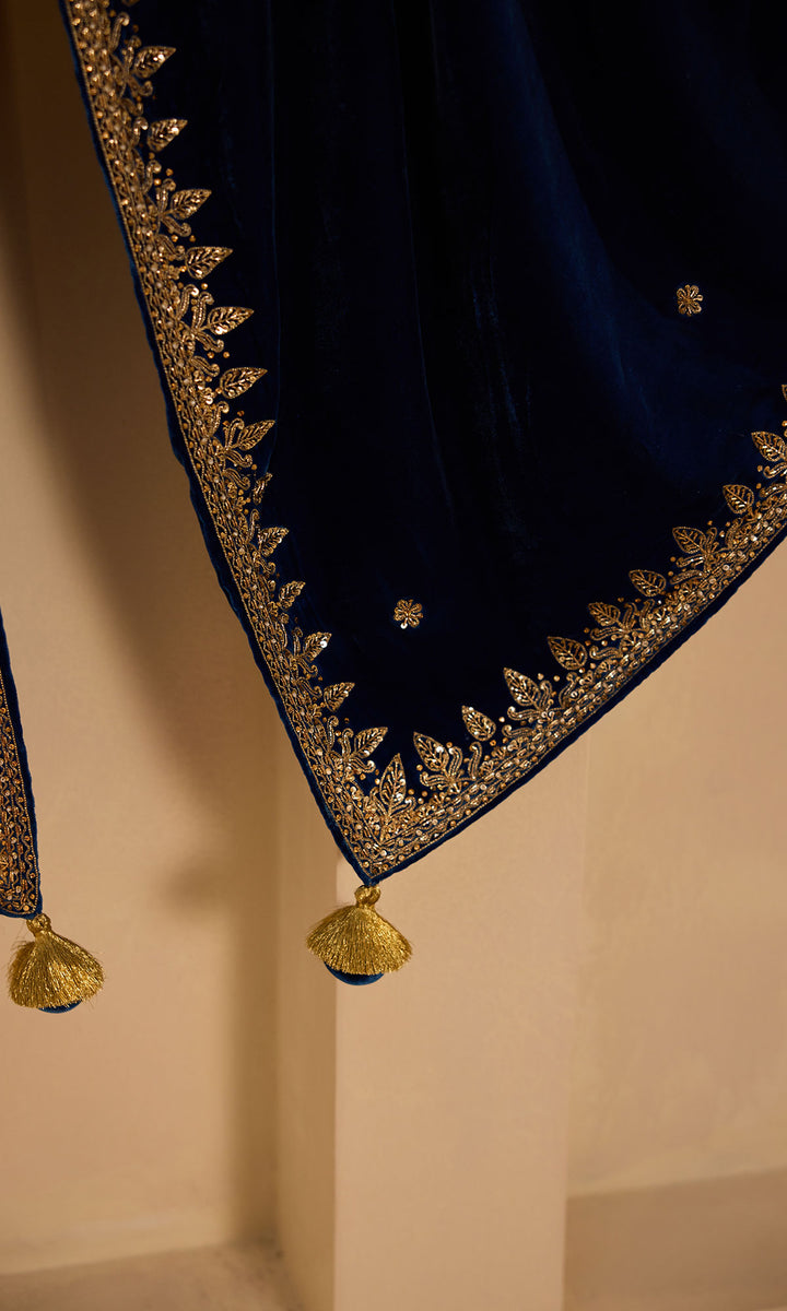 Dilbaro Mughals Sapphire Blue Embroidered Shawl