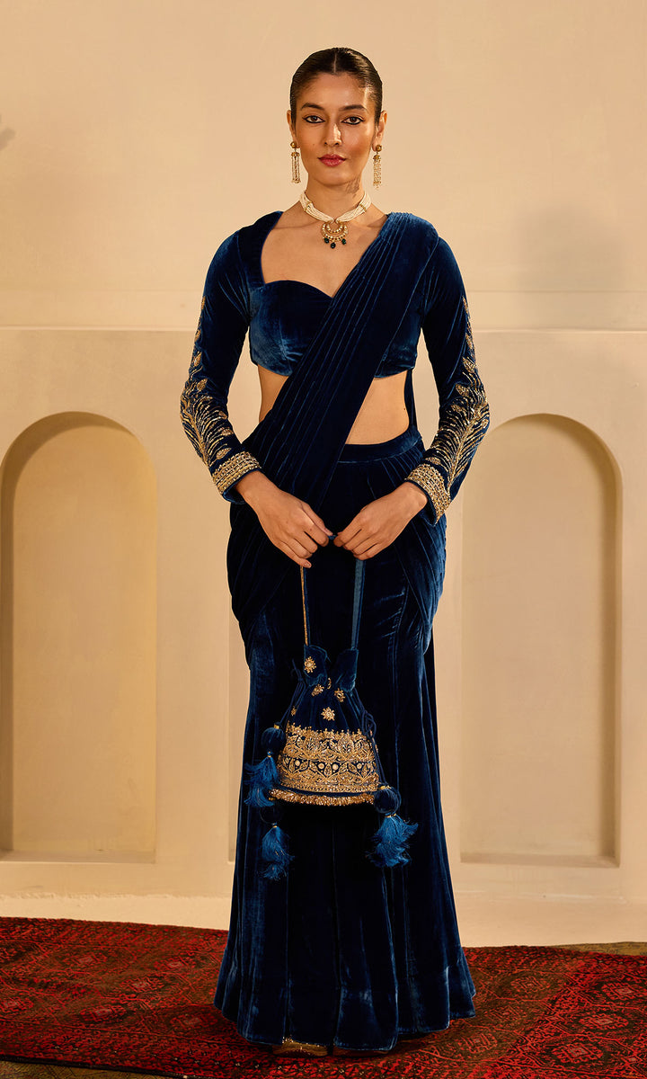 Dilbaro mughals sapphire blue hand embroidered drape saree (set of 2)