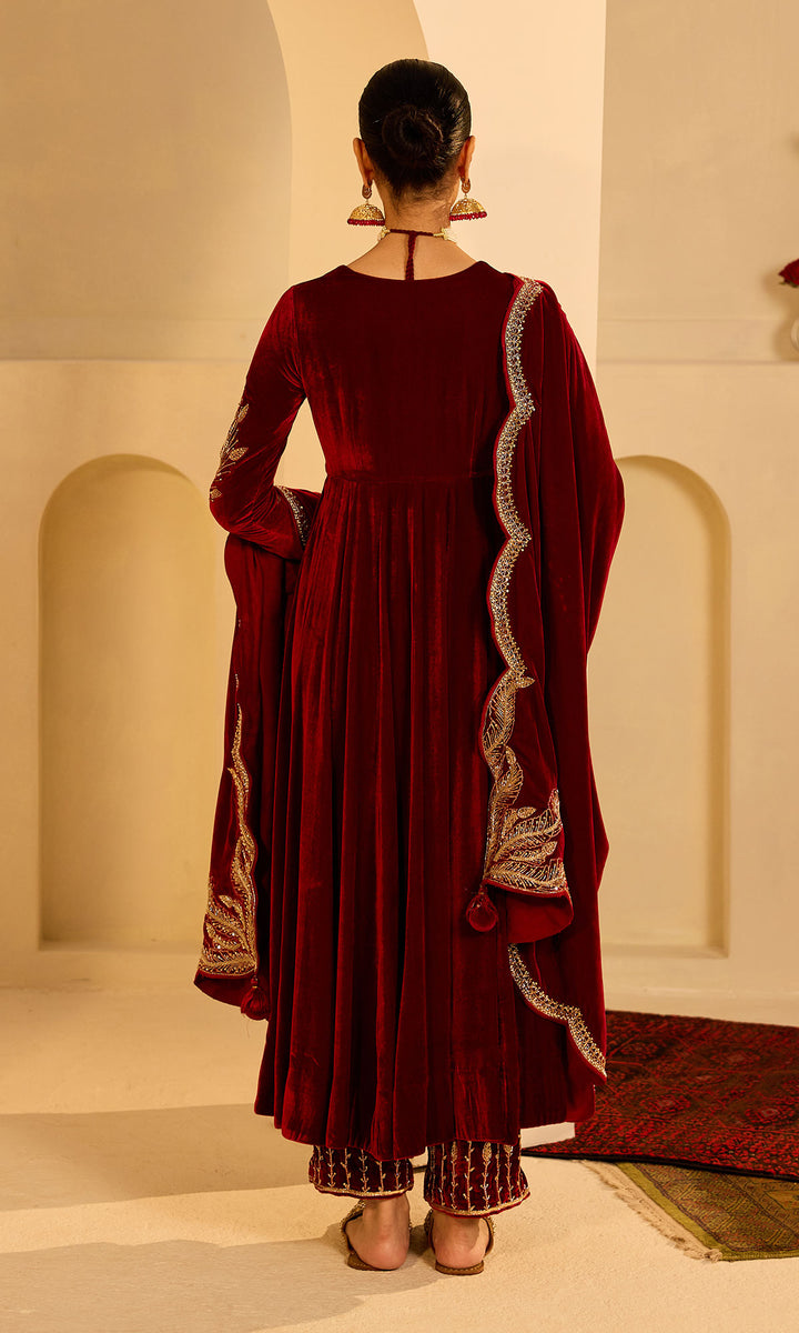 Dilbaro Mughals Red Silk Velvet Hand Embroidered Shawl