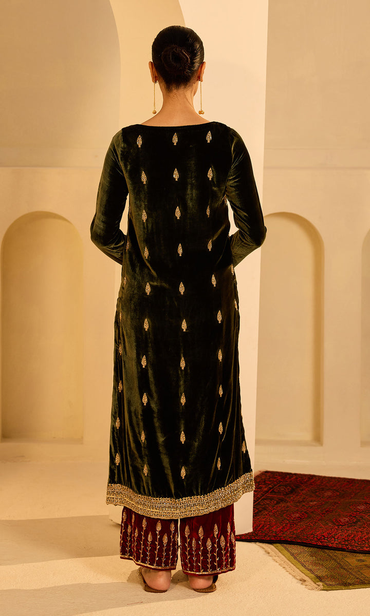 Dilbaro mughals olive green straight kurta with red palazzo and dupatta (set of 3)