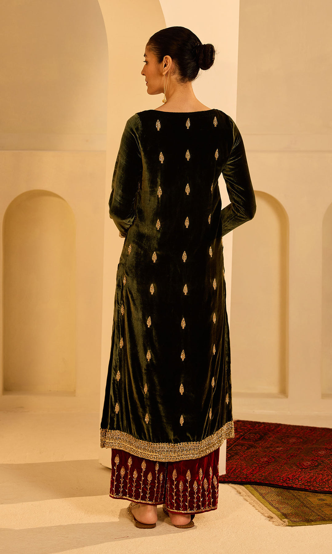 Dilbaro mughals olive green straight kurta with red palazzo and shawl (set of 3)