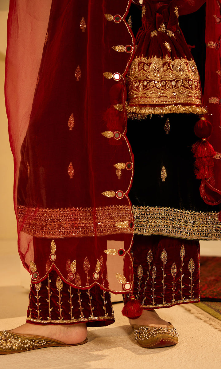 Dilbaro mughals olive green straight kurta with red palazzo and dupatta (set of 3)