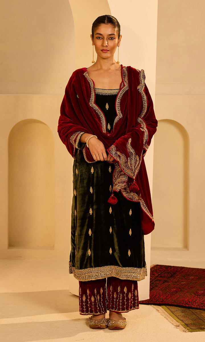 Dilbaro mughals olive green straight kurta with red palazzo and shawl (set of 3)