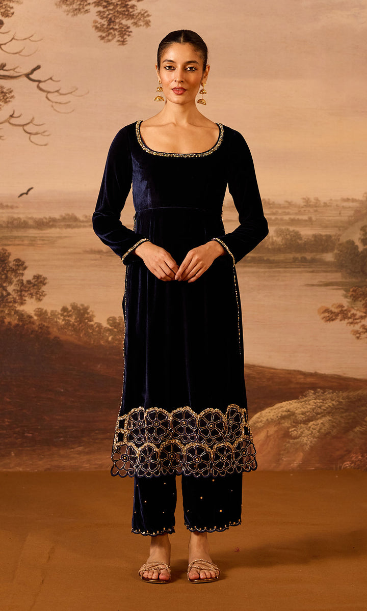 Dilbaro Embroidered Velvets Purple Silk Velvet Straight Kurta with Palazzo and Dupatta (Set of 3)