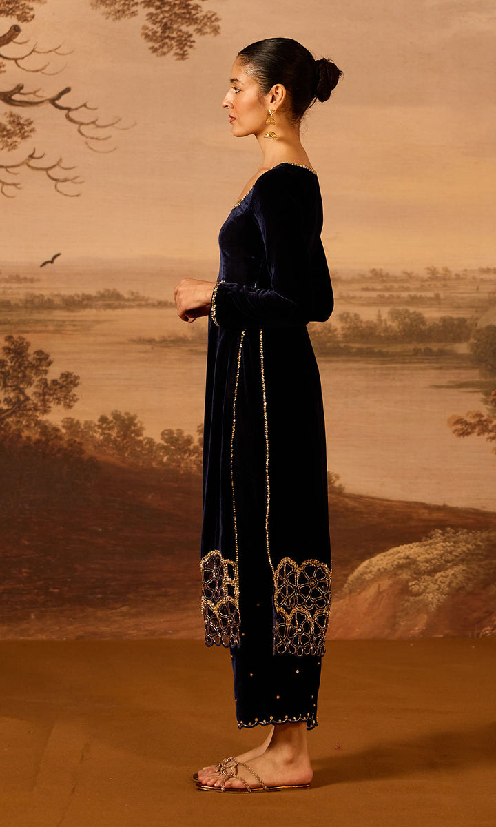 Dilbaro Embroidered Velvets Purple Silk Velvet Straight Kurta with Palazzo and Dupatta (Set of 3)