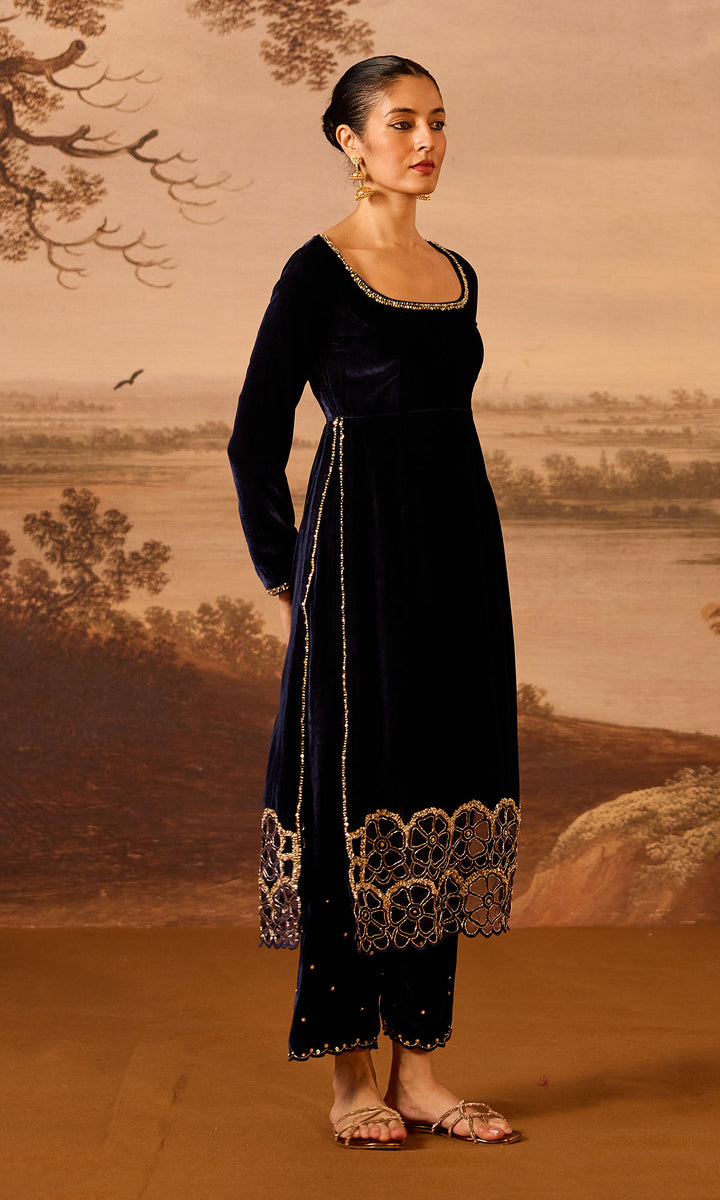 Dilbaro Embroidered Velvets Purple Silk Velvet Straight Kurta with Palazzo and Dupatta (Set of 3)