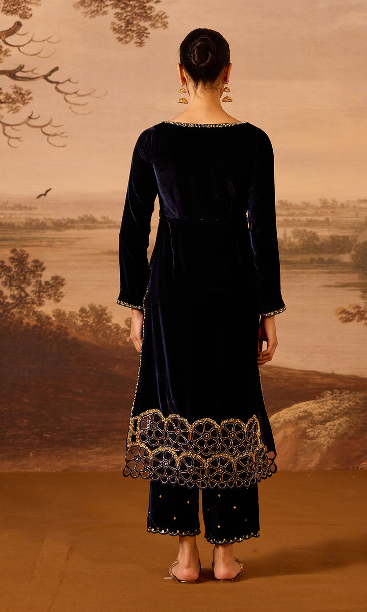 Dilbaro Embroidered Velvets Purple Silk Velvet Straight Kurta with Palazzo and Dupatta (Set of 3)