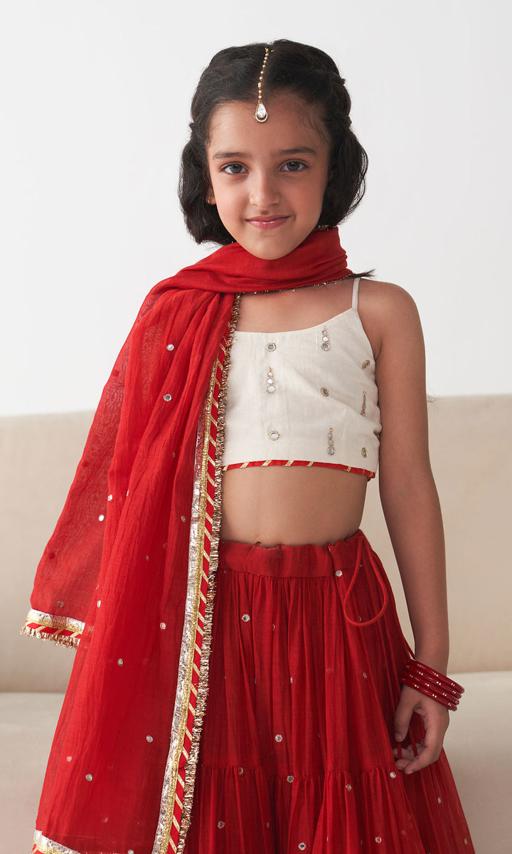 Ishq Red lehanga with blouse and dupatta (set o 3)