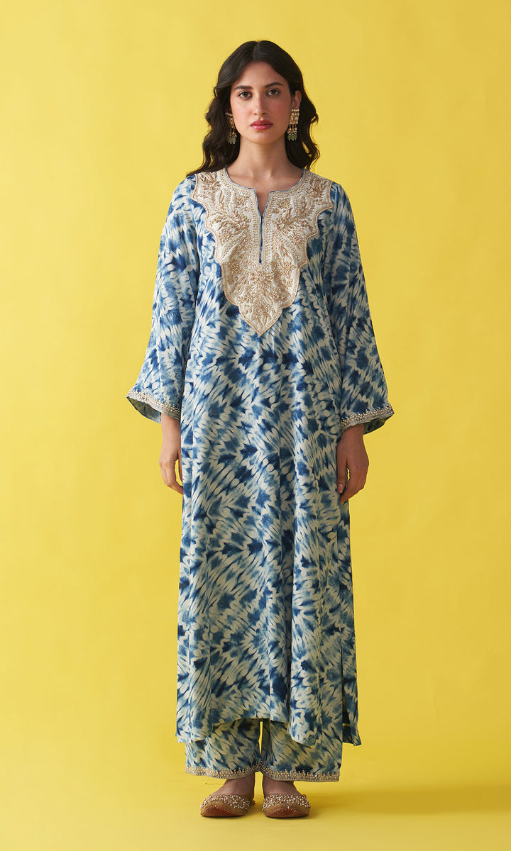 Gulzaar Indigo Blue shibori Hand Embroidered Kaftan Set (set  of 2)