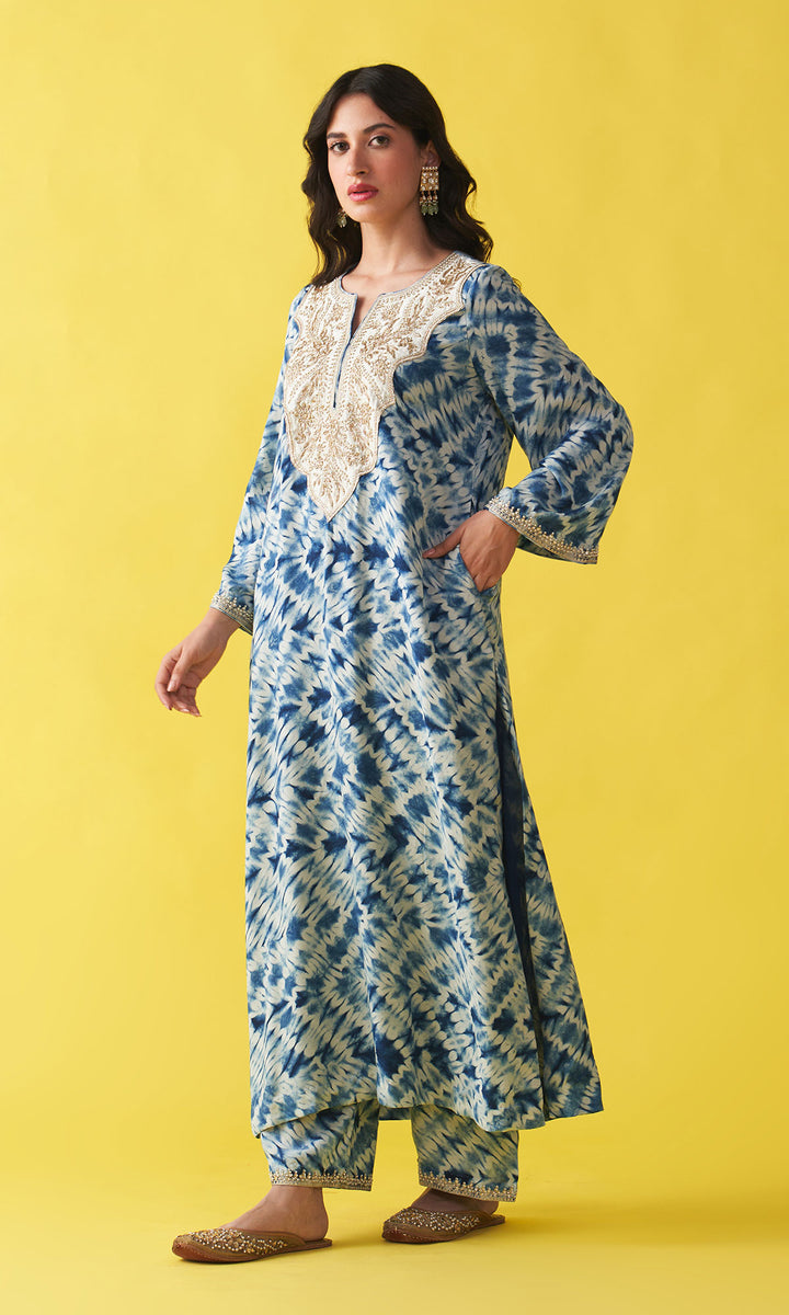 Gulzaar Indigo Blue shibori Hand Embroidered Kaftan Set (set  of 2)