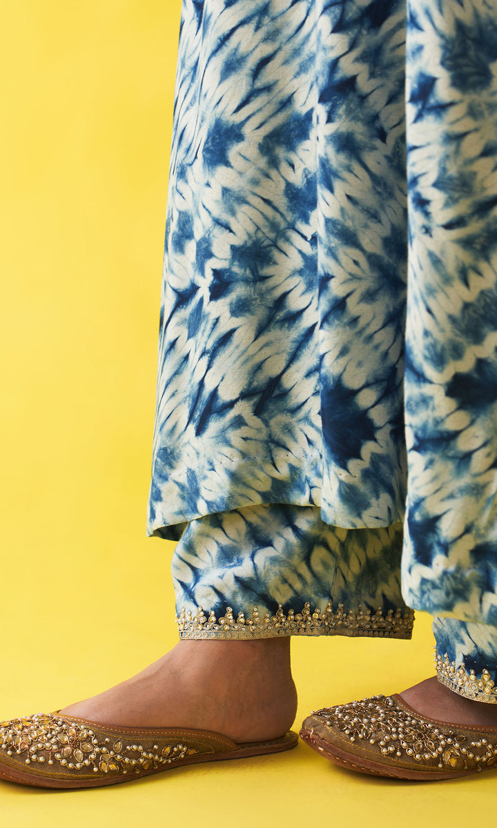 Gulzaar Indigo Blue shibori Hand Embroidered Kaftan Set (set  of 2)