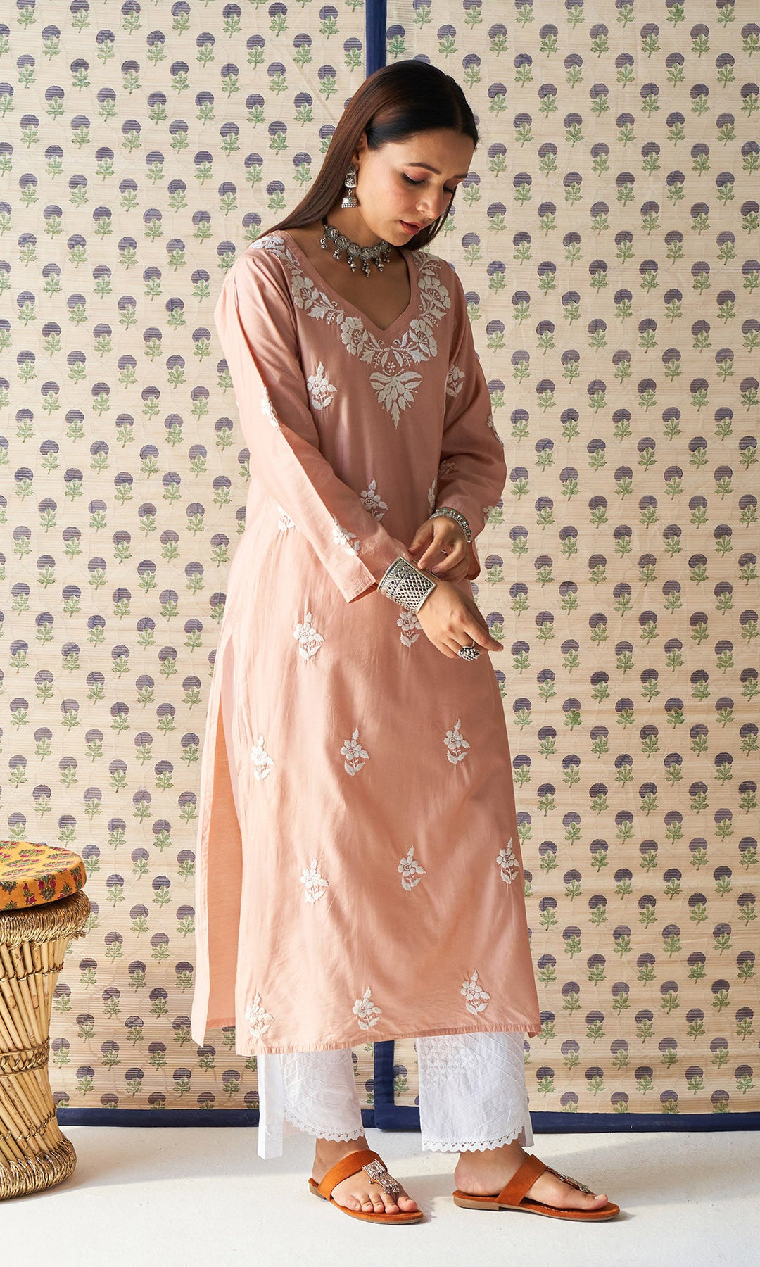 Handcrafted Chikankari Dust Pink Straight Kurta