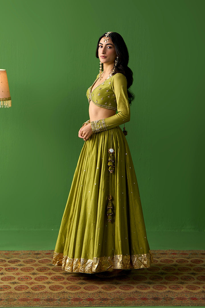 Sirat Vol. 2 Solid Green Lehenga With Blouse And Hand Painted Pink Dupatta ( Set Of 3)