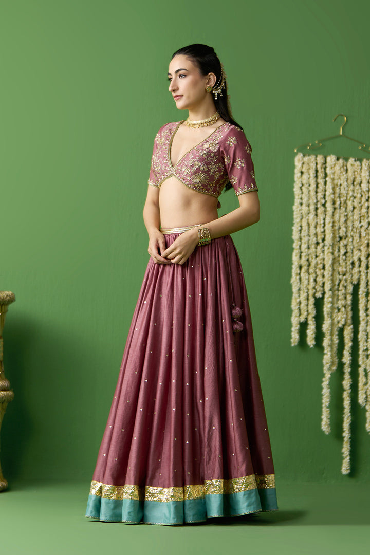 Gulnaar Onion Pink Embroidered oninon pink lehenga with blouse and dupatta ( set of 3)
