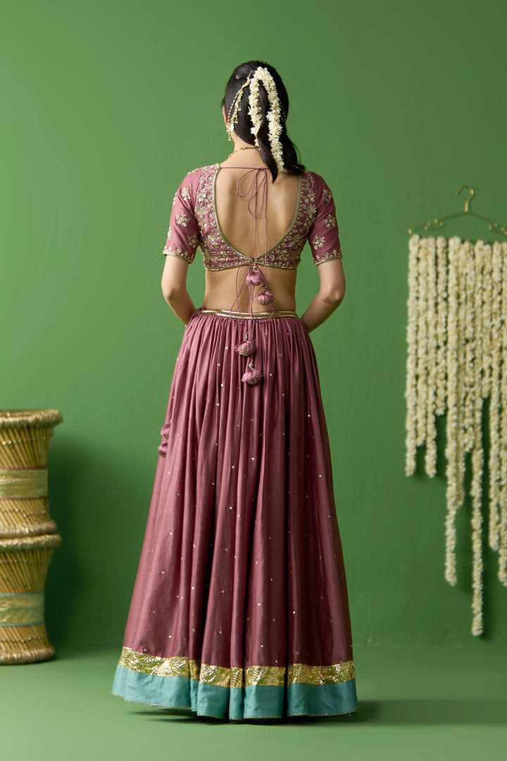 Gulnaar Onion Pink Embroidered oninon pink lehenga with blouse and dupatta ( set of 3)