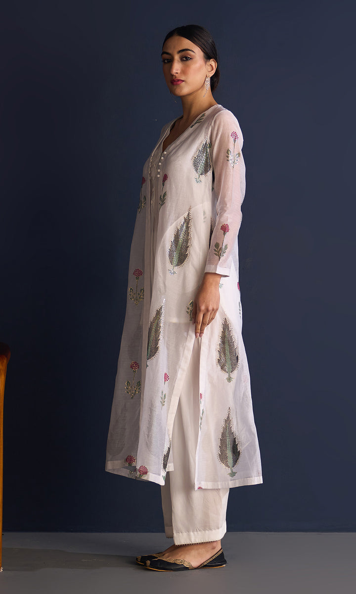 Rasiya White Short Kurta With Salwar And Foil Block Printed Jacket (Set Of 3)