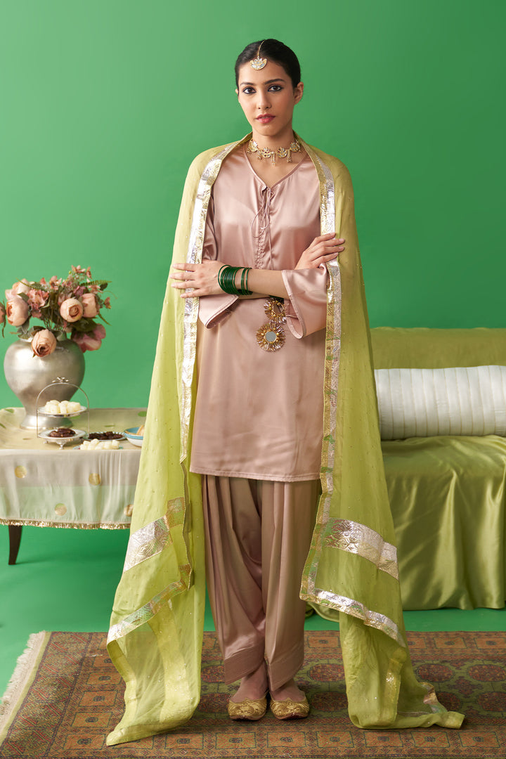 Jhoom pink kurta salwar set ( set of 3)