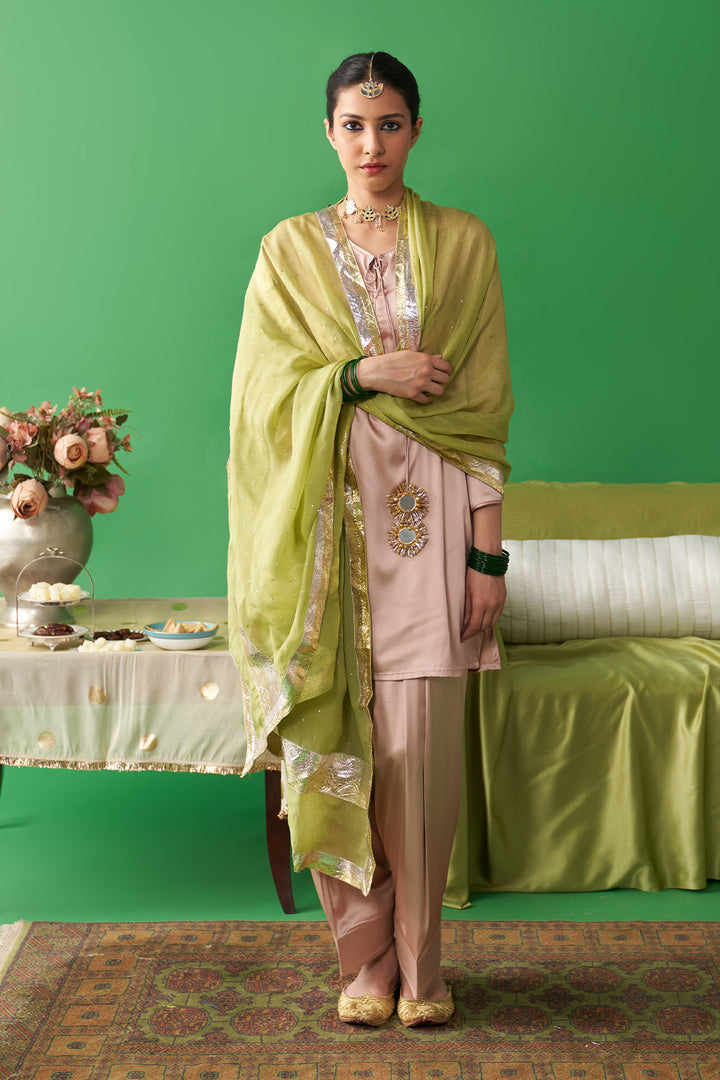 Jhoom pink kurta salwar set ( set of 3)