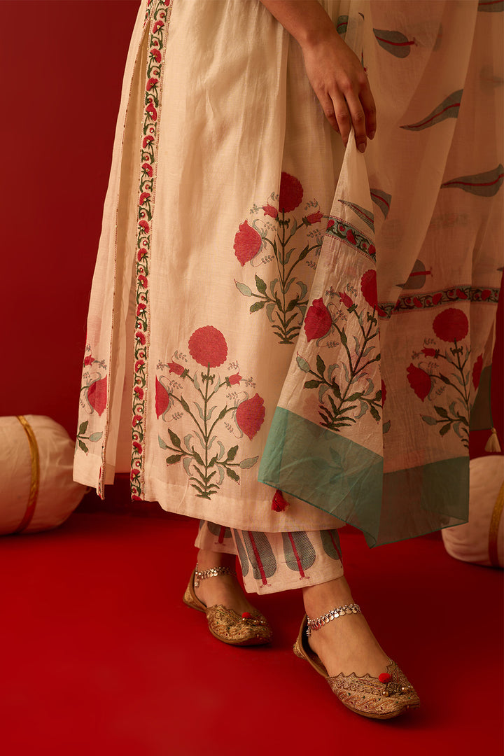 Chaand Raat Off White Mughal block printed cross v-neck kurta with palazzo and dupatta (set of 3)