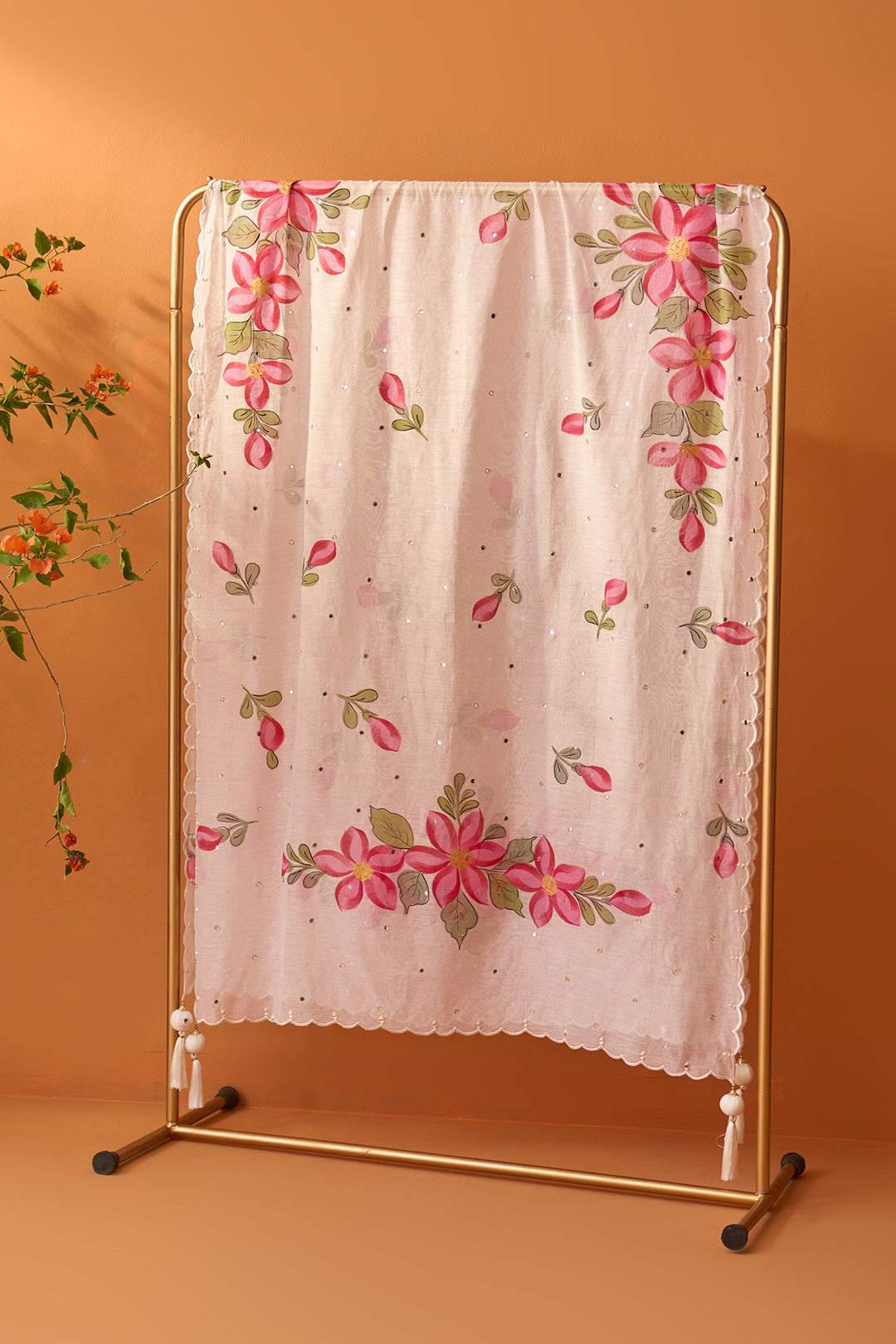 Sirat white Hand painted scalloped dupatta