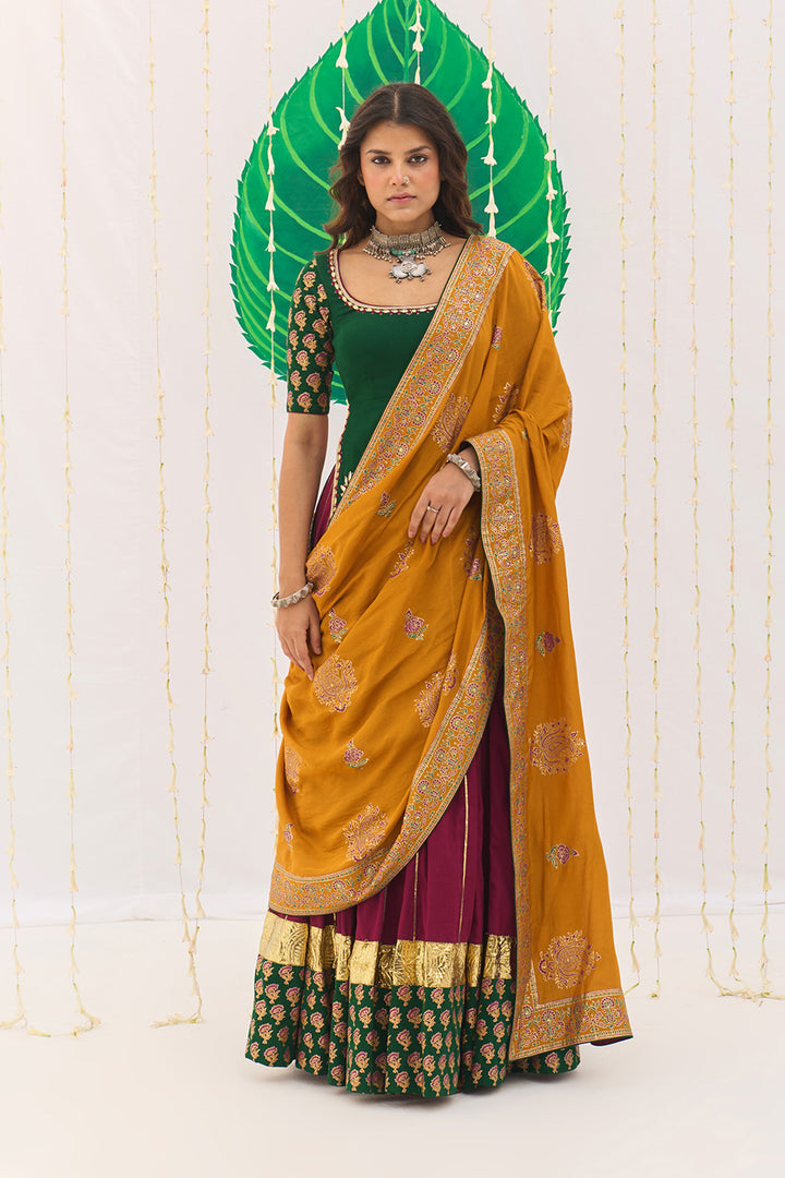 Jameela Block printed Pink lehenga with green choli and dupatta (set of 3)