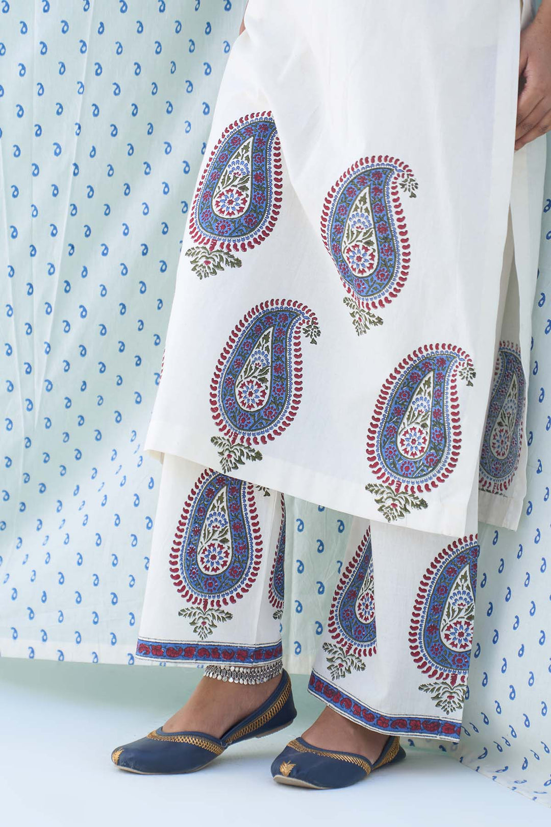 Mehraz kora paisley straight kurta with palazzo ( set of 3 )