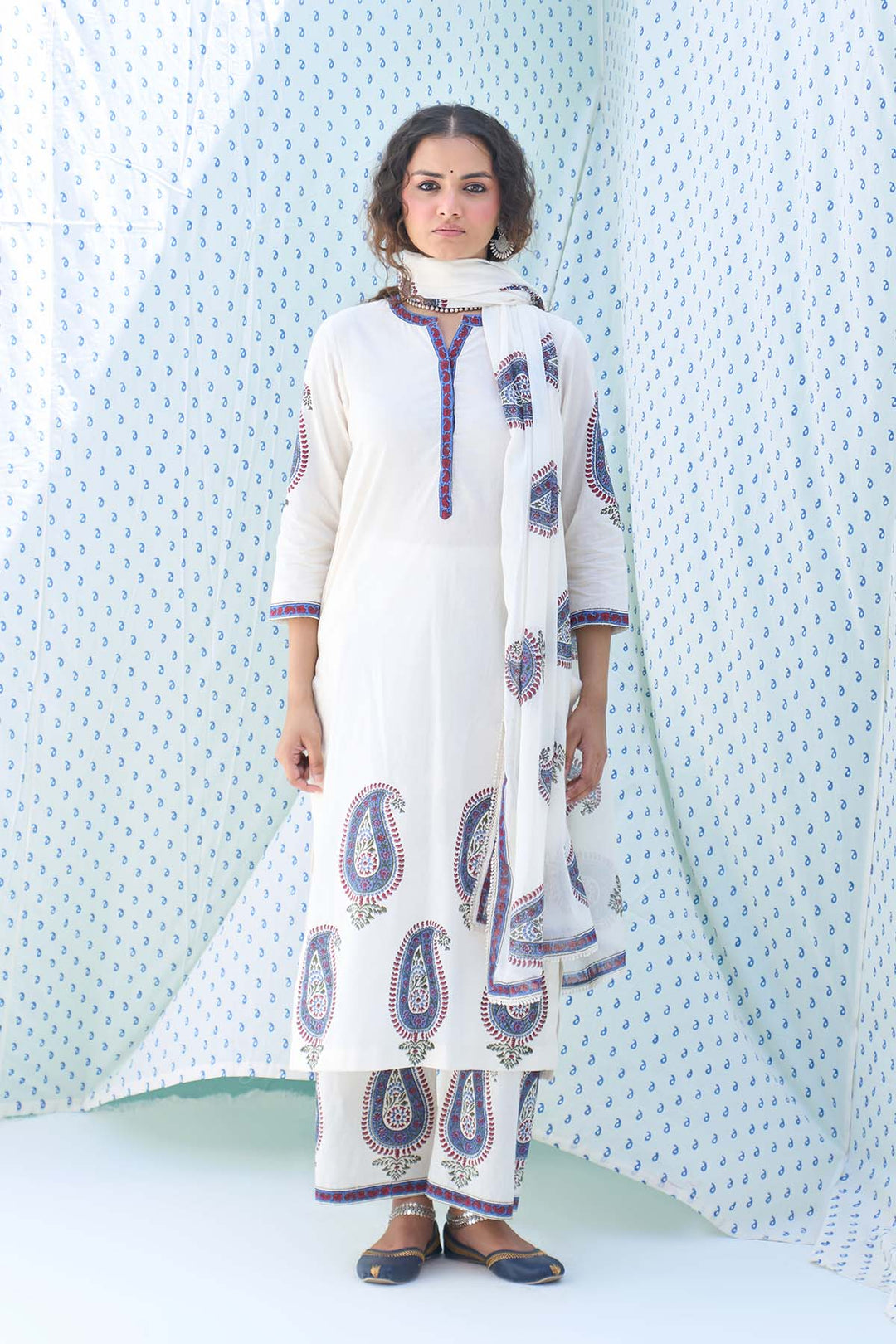 Mehraz kora paisley straight kurta with palazzo ( set of 3 )