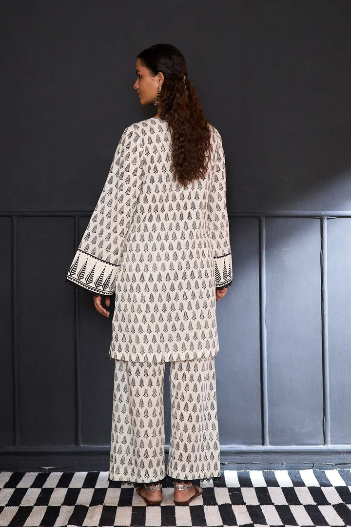 Siyahi off white co-ord set ( Set of 2 )