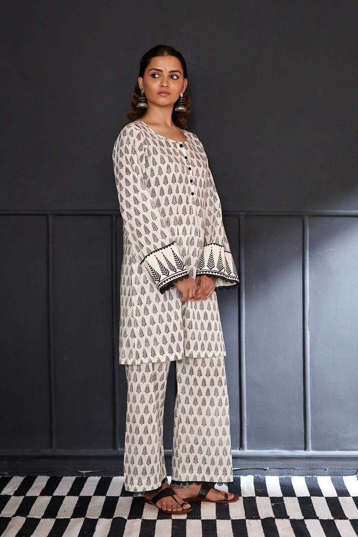 Siyahi off white co-ord set ( Set of 2 )