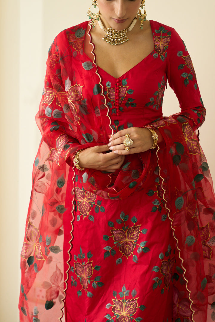 Saanjh Red Silk Handpaint Sweetheart Kurta With Palazzo And Dupatta ( Set Of 3)