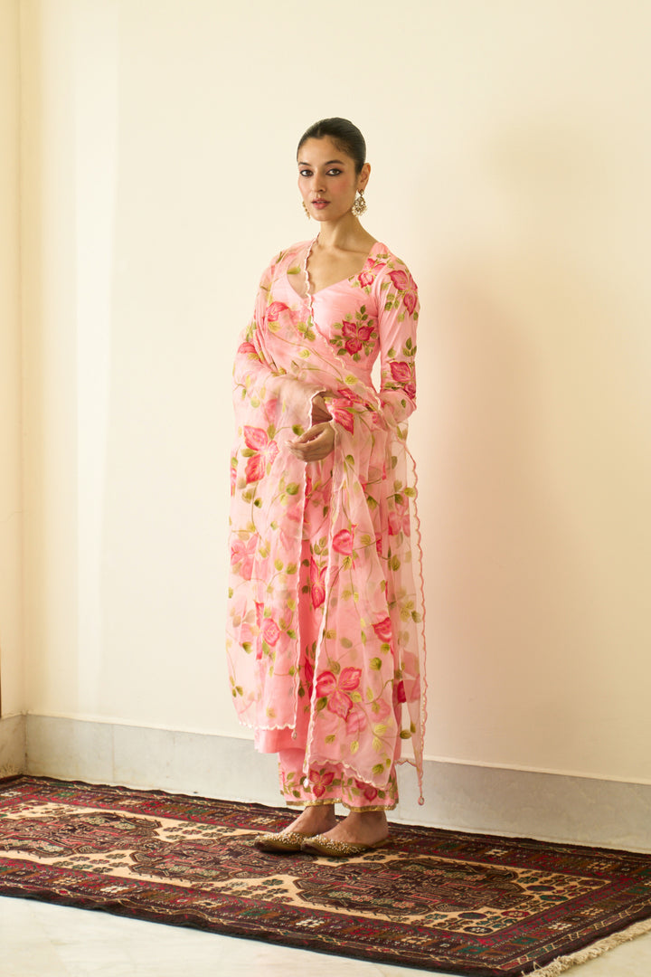 Saanjh Peach Silk Handpaint Sweetheart Kurta With Palazzo And Dupatta ( Set Of 3)