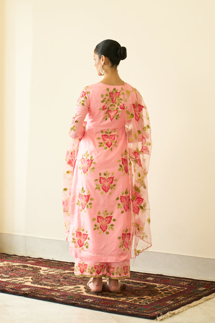 Saanjh Peach Silk Handpaint Sweetheart Kurta With Palazzo And Dupatta ( Set Of 3)
