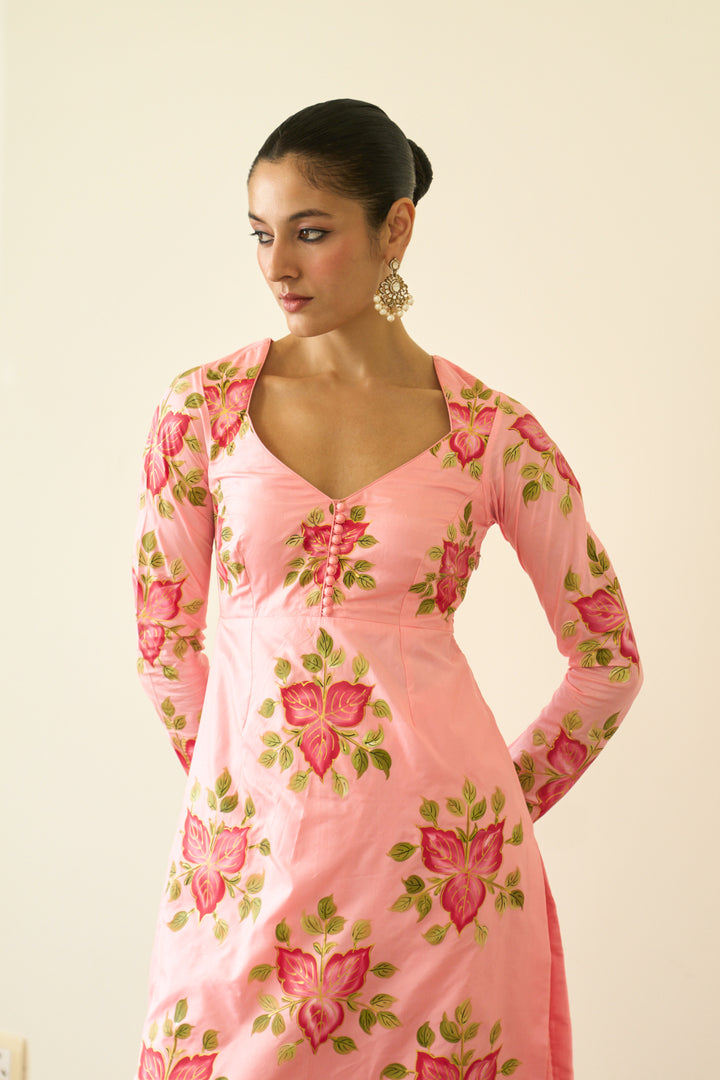 Saanjh Peach Silk Handpaint Sweetheart Kurta With Palazzo And Dupatta ( Set Of 3)