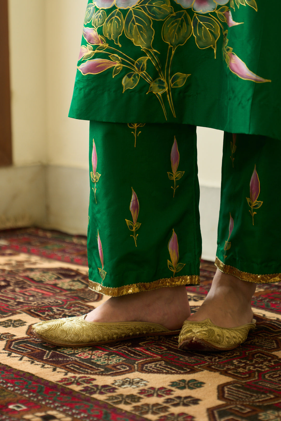 Saanjh Green Lilac Silk Handpainted Straight Kurta With Palazzo And Dupatta ( Set Of 3)