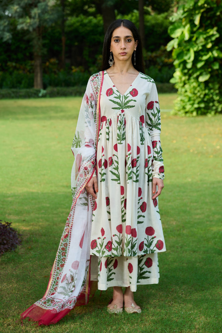Boota Red V Neck Mughal Gathered Kurta With Kali Palazzo And Dupatta ( Set Of 3)