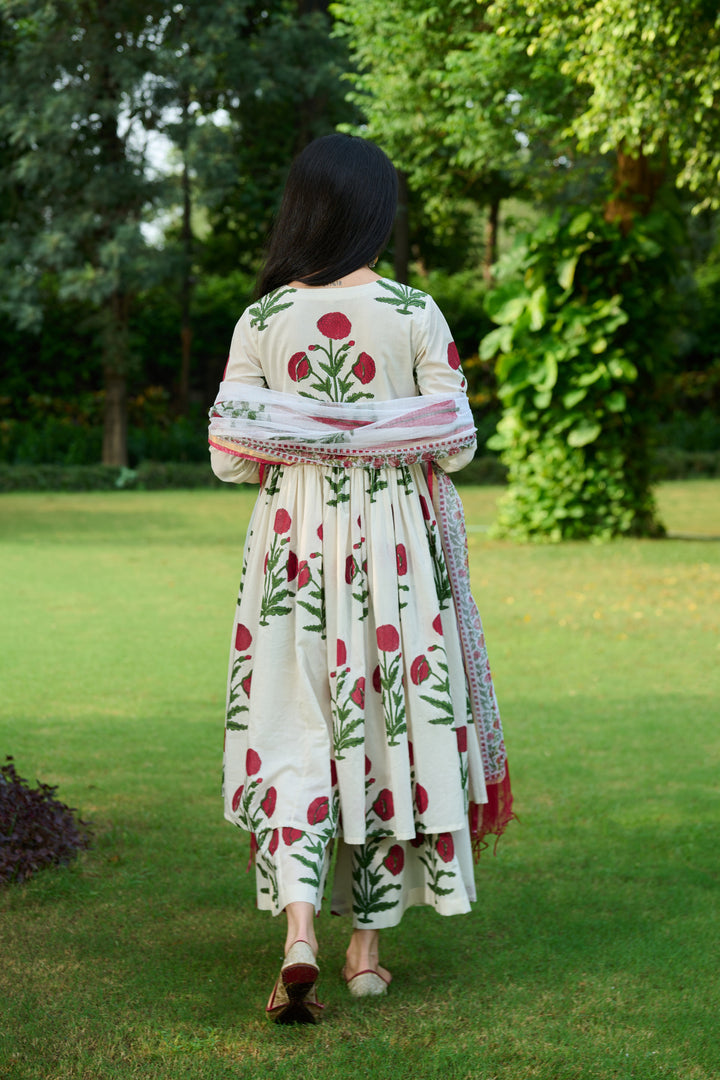 Boota Red V Neck Mughal Gathered Kurta With Kali Palazzo And Dupatta ( Set Of 3)