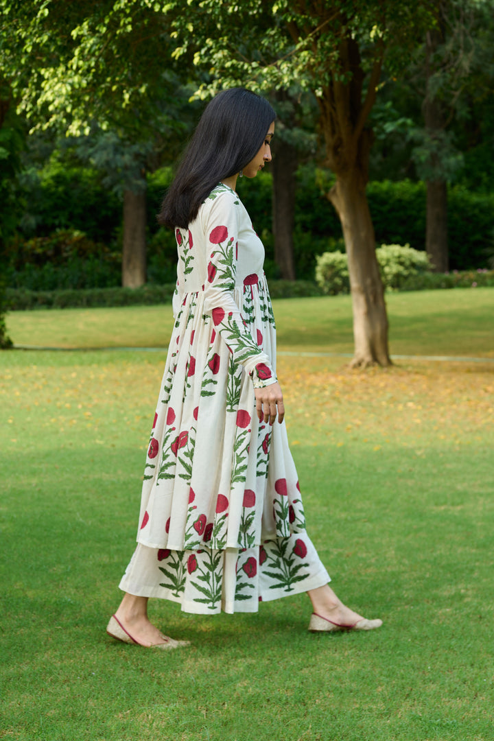 Boota Red V Neck Mughal Gathered Kurta With Kali Palazzo And Dupatta ( Set Of 3)