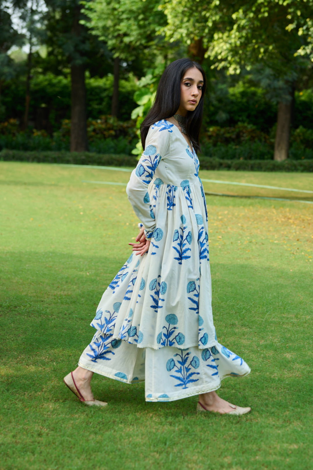 Boota Blue V Neck Mughal Gathered Kurta With Kali Palazzo And Dupatta ( Set Of 3)