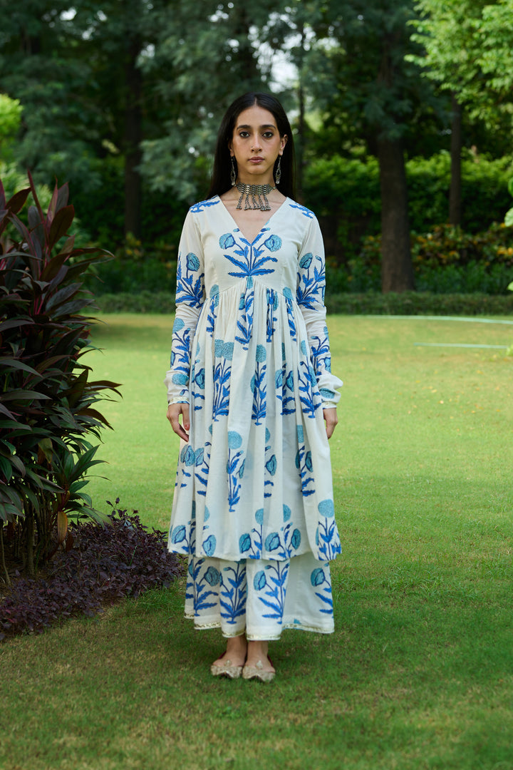 Boota Blue V Neck Mughal Gathered Kurta With Kali Palazzo And Dupatta ( Set Of 3)