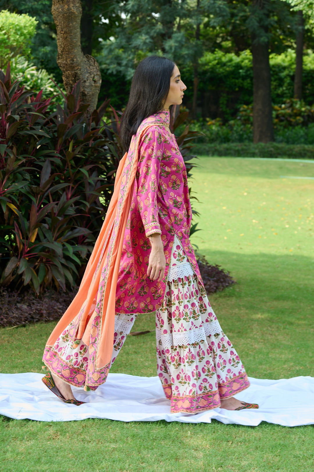 Boota Rani Mughal Rani Pink Gharara Set ( Set Of 3)